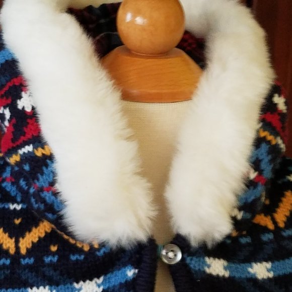 New Children's Place Girl's Knitted Winter Cape Poncho Size 3 - Picture 2 of 4